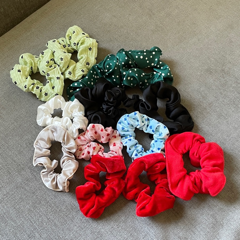 Urban outfitters scrunchie lot (cotton, velvet, satin)